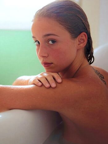 Alba Baptista