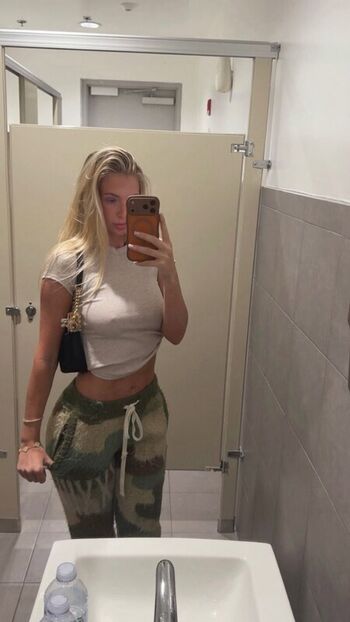 Full leaked Alexis clark private onlyfans photo