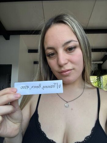 Full leaked Annamillerxo private onlyfans photo