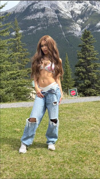 Full leaked Asia luxx private onlyfans photo