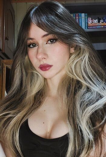 Full leaked Luni peanut/ private onlyfans photo