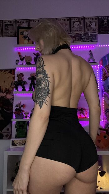 Full leaked Bombenblondie private onlyfans photo