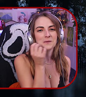 Caitlin Marie Reacts