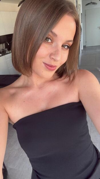Full leaked Carla lazzari page private onlyfans photo