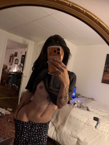 Full leaked Carly private onlyfans photo