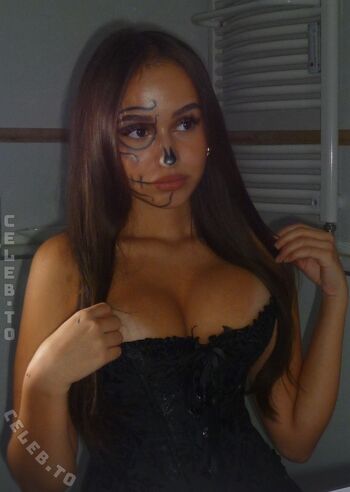 Full leaked Caro lnw page private onlyfans photo