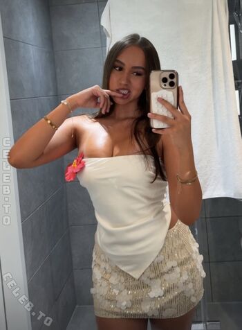 Full leaked Caro lnw page private onlyfans photo
