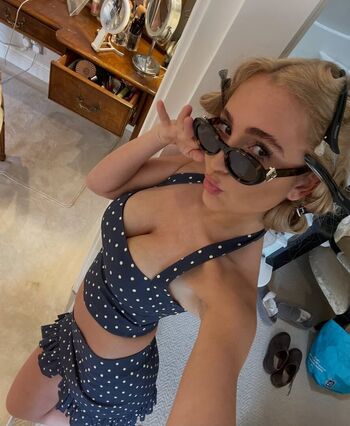 Full leaked Carolinemarie private onlyfans photo