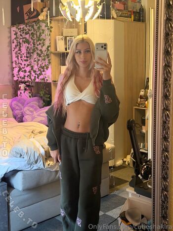 Full leaked Chiara rides page private onlyfans photo