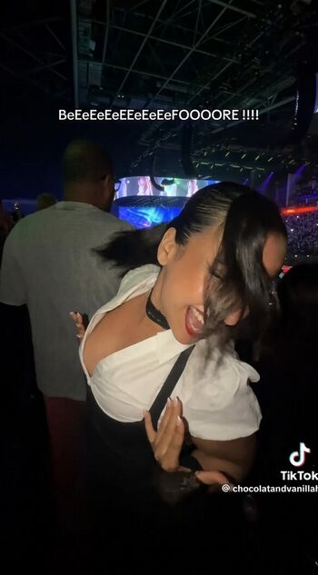 Full leaked Chocovanillah private onlyfans photo