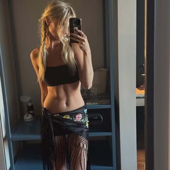 Full leaked Claire rosinkranz private onlyfans photo