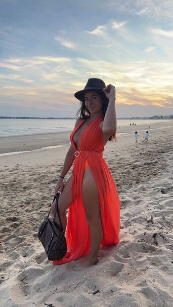 Full leaked Cleopatre off  page private onlyfans photo