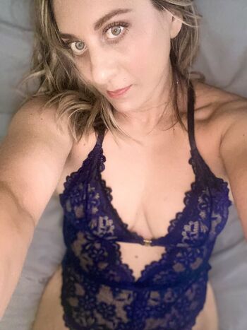 Full leaked Cutesexymom private onlyfans photo