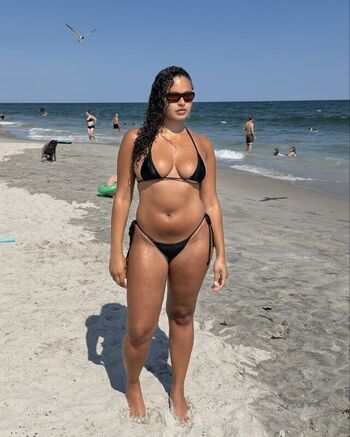 Full leaked Cxrilynne page private onlyfans photo
