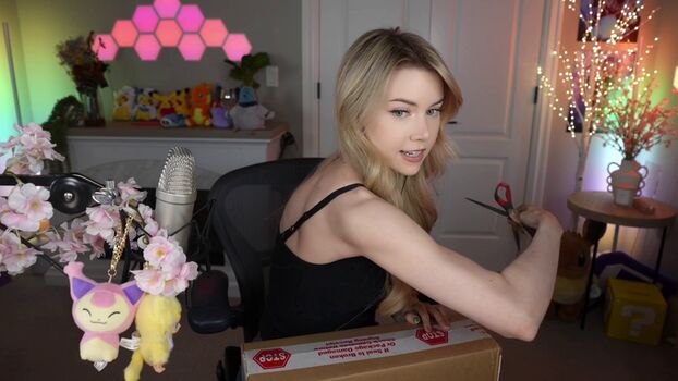Full leaked Dizzykitten private onlyfans photo