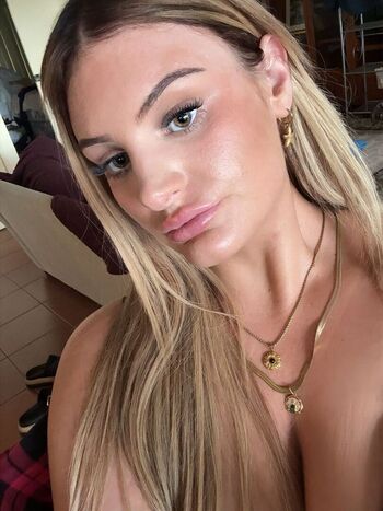 Elle Lindsey