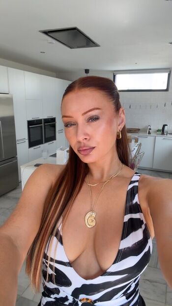 Full leaked Elz the witch  page private onlyfans photo