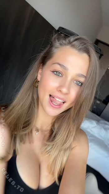 Full leaked Emily maurer private onlyfans photo
