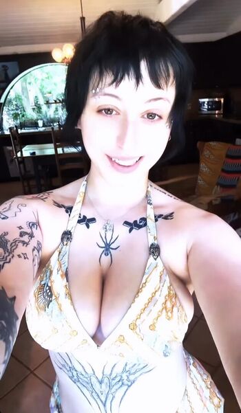 Full leaked Empyreee private onlyfans photo