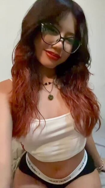 Full leaked Esheyascx batrisyia private onlyfans photo