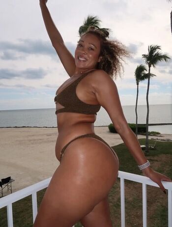 Full leaked Falyn fonoimoana private onlyfans photo