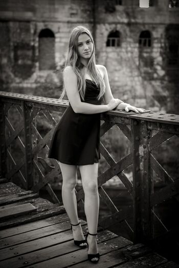 Full leaked French fetish private onlyfans photo