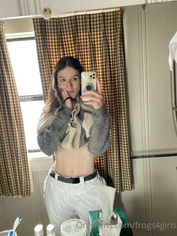Full leaked Frogsgirls private onlyfans photo