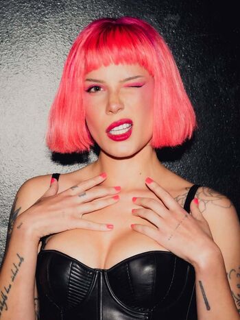 Full leaked Halsey page private onlyfans photo