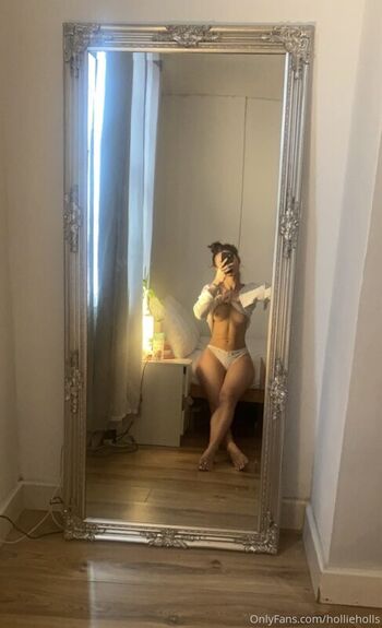 Full leaked Hollieholls private onlyfans photo