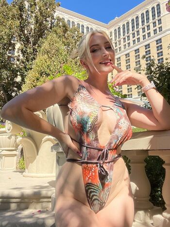 Full leaked Holly wolf  page private onlyfans photo