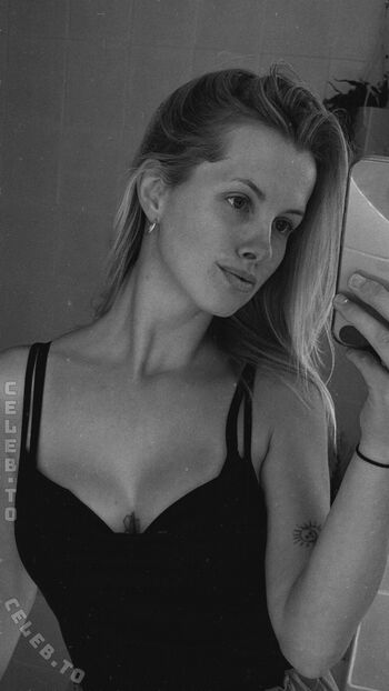 Full leaked Inaacoladaa private onlyfans photo