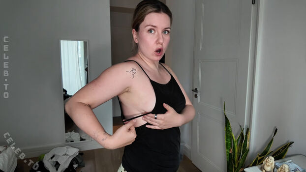 Full leaked Kellymissesvlog private onlyfans photo
