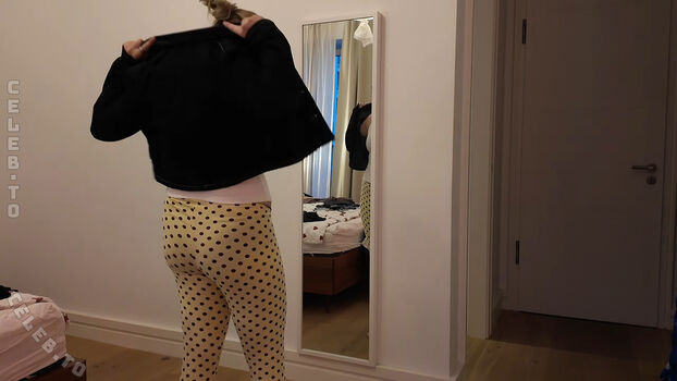 Full leaked Kellymissesvlog private onlyfans photo