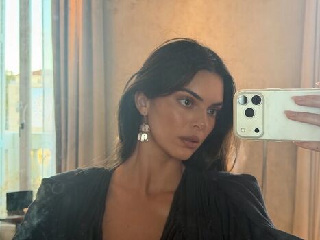 Full leaked Kendall jenner  page private onlyfans photo