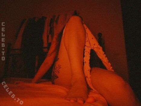 Full leaked Leratlerat page private onlyfans photo
