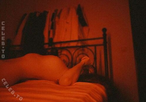Full leaked Leratlerat page private onlyfans photo
