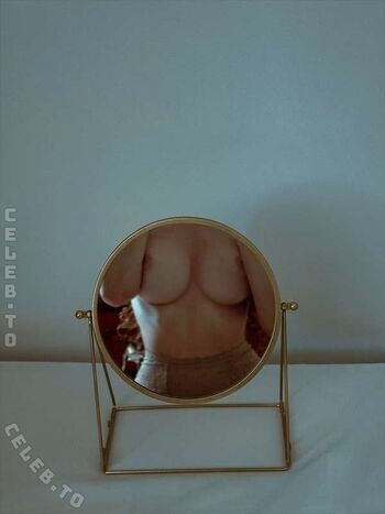 Full leaked Leratlerat page private onlyfans photo