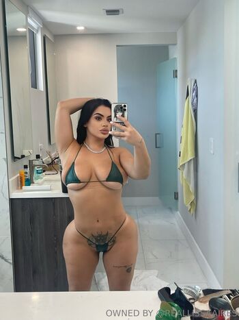 Full leaked Lissaaires  page private onlyfans photo