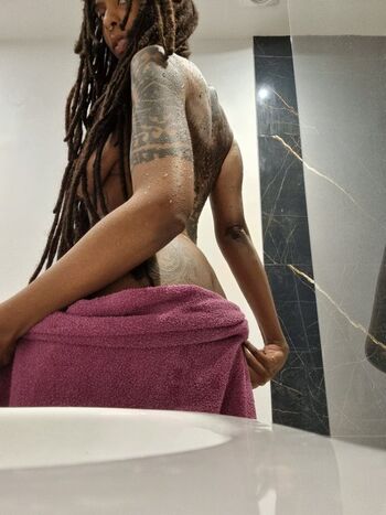 Full leaked Livie burke private onlyfans photo