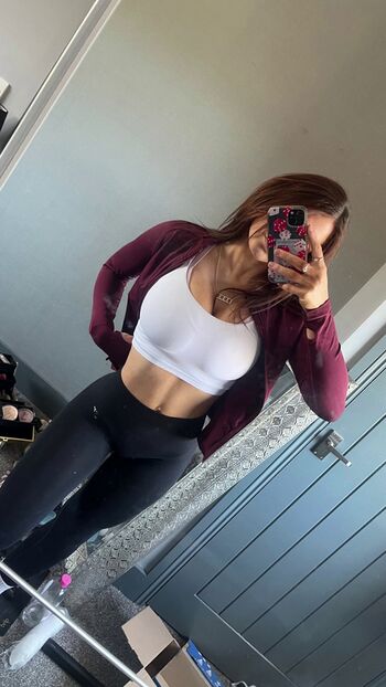 Full leaked Lucyy moss page private onlyfans photo