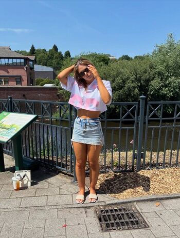 Full leaked Lucyy moss page private onlyfans photo