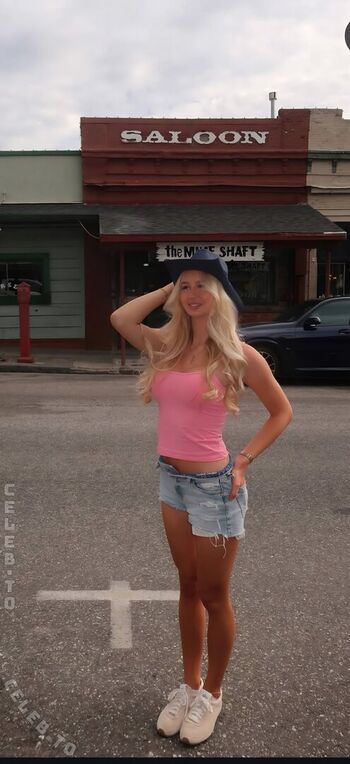 Full leaked Mavie noelle page private onlyfans photo