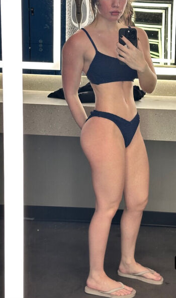Full leaked Mewnii private onlyfans photo