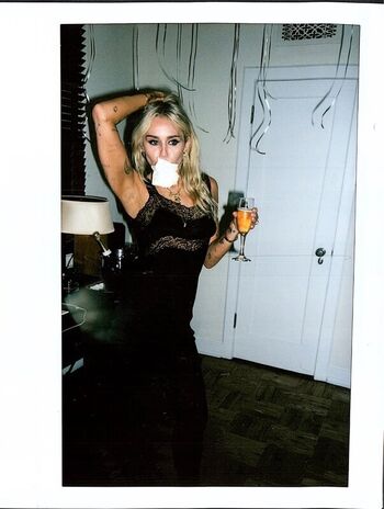 Full leaked Miley cyrus private onlyfans photo