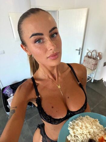 Full leaked Nanda alfi private onlyfans photo