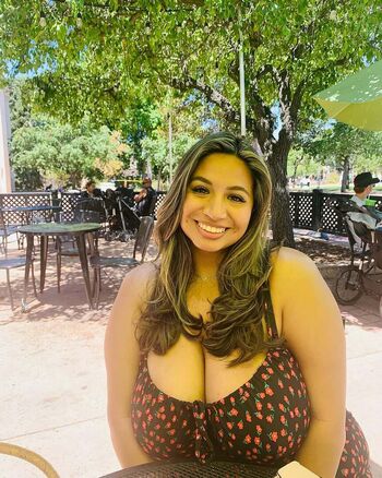 Full leaked Rayleen private onlyfans photo