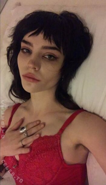 Full leaked Sophie thatcher  page private onlyfans photo