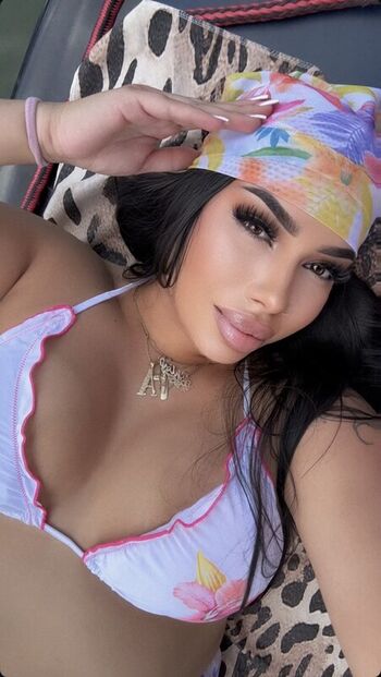 Full leaked Thick baddie oxashhley private onlyfans photo