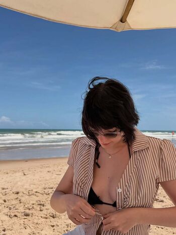 Full leaked Who is this / private onlyfans photo