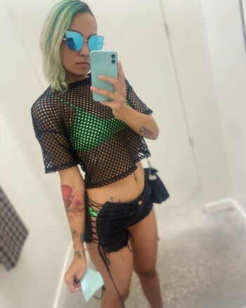 WatchGirlsPlay